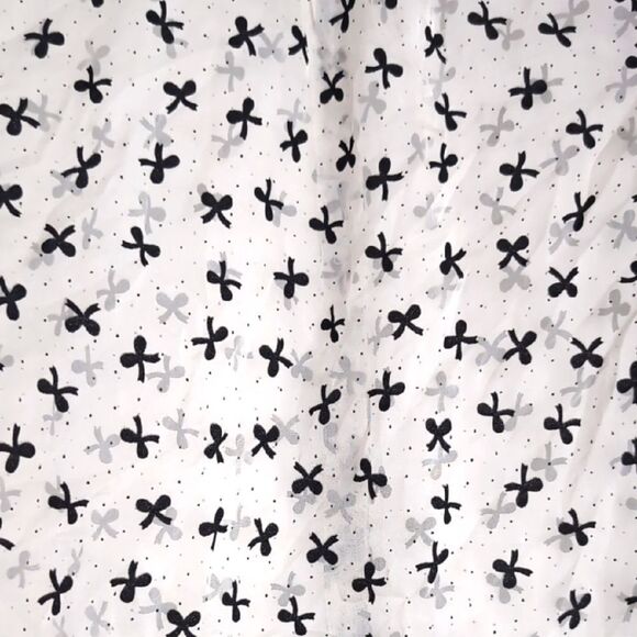 White Chiffon With Black Velvet Bows Button Down Blouse Size M - Picture 3 of 13